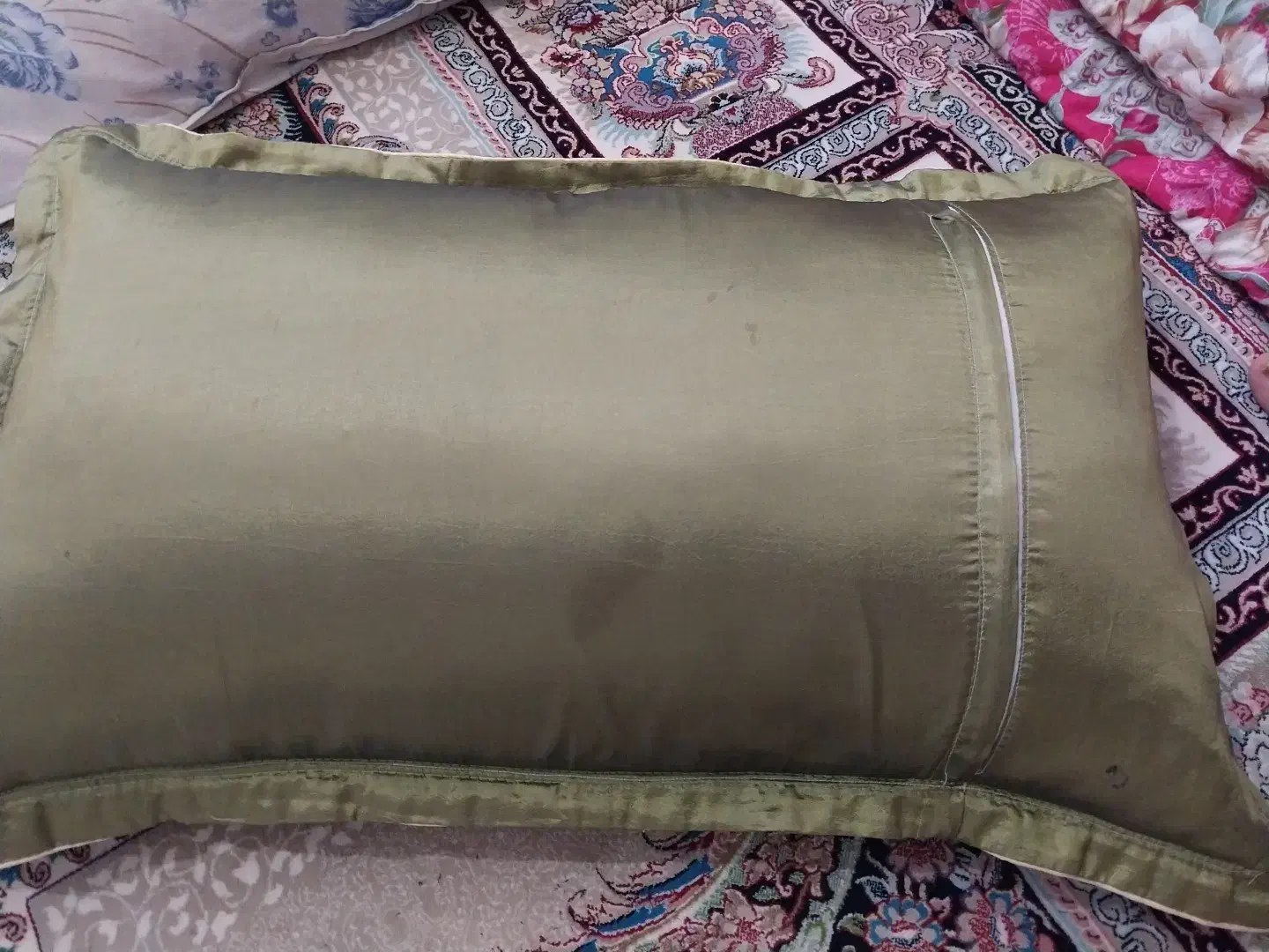 روبالشتی|رختخواب، بالش، پتو|فیروزآباد (لرستان), |دیوار