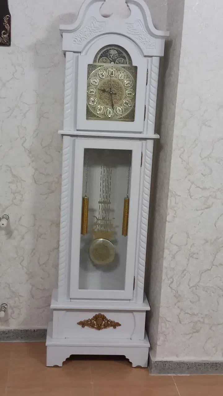 ساعت دیواری MDF مدرن در حد نو سفید|ساعت دیواری و تزئینی|کامیاران, |دیوار