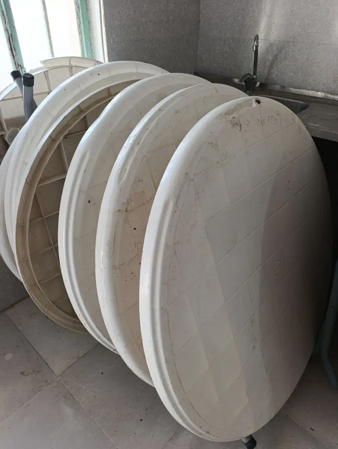 میز غذاخوری ناصر و تاشو پلاستیکی|میز و صندلی غذاخوری|هندیجان, |دیوار