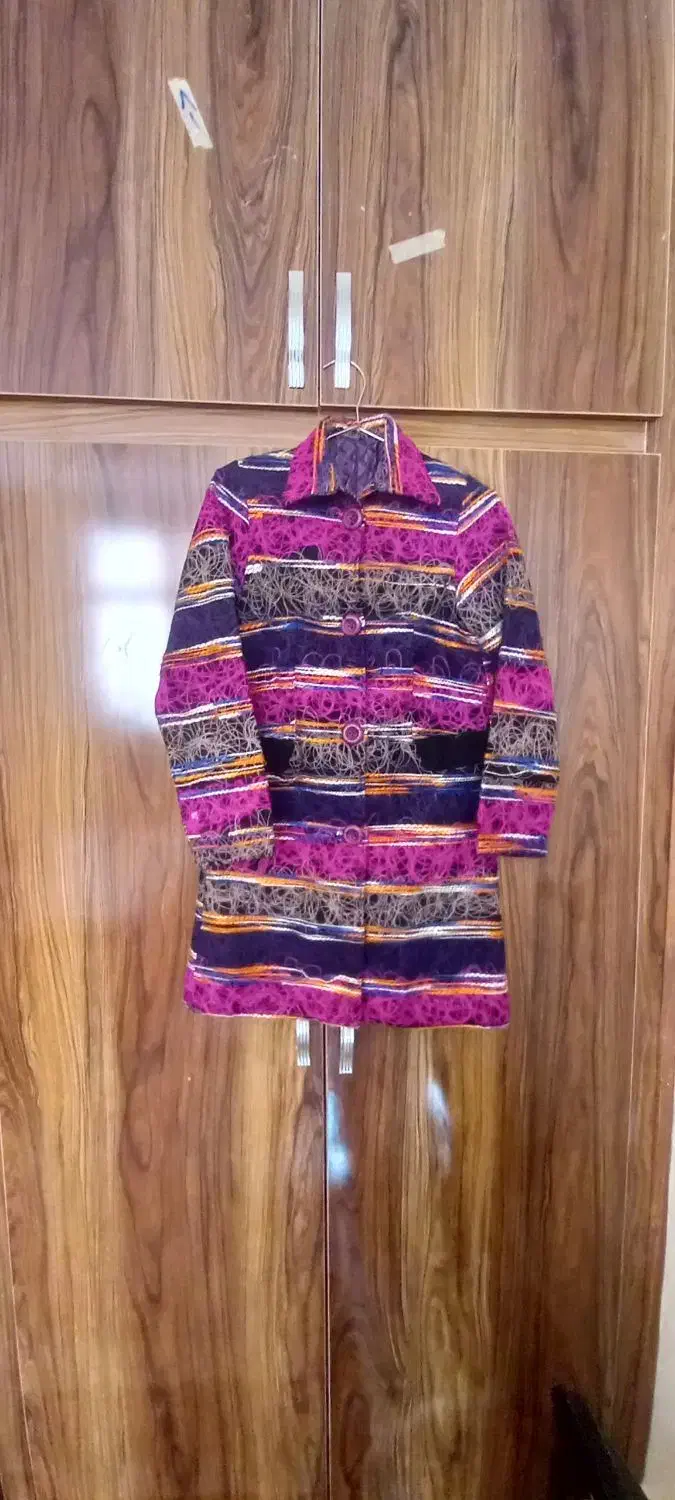 پالتو|لباس|شاهینشهر, گرگاب|دیوار