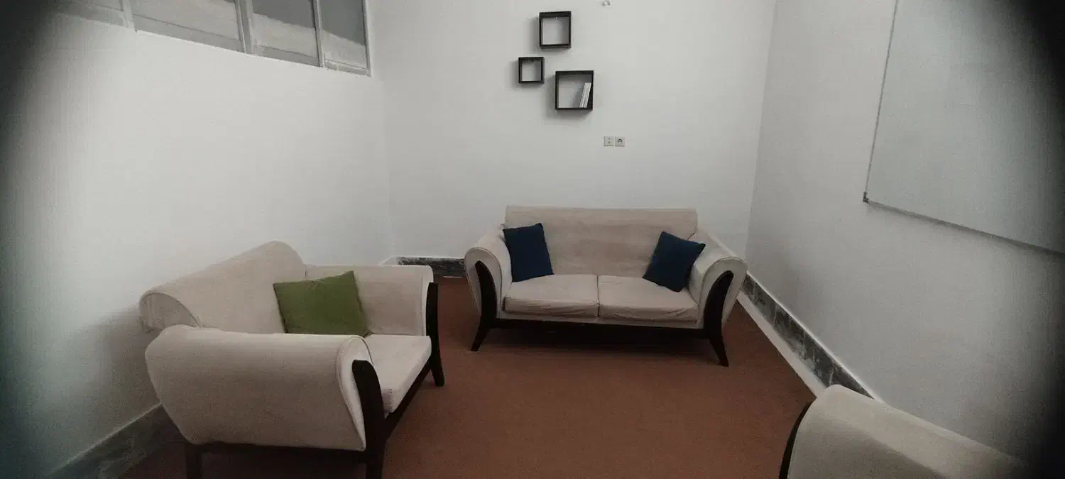 اجاره ساعتی اتاق و فضای آموزشی|اجارهٔ کوتاه‌مدت دفتر کار و فضای آموزشی|قم, بلوار امین و ساحلی|دیوار