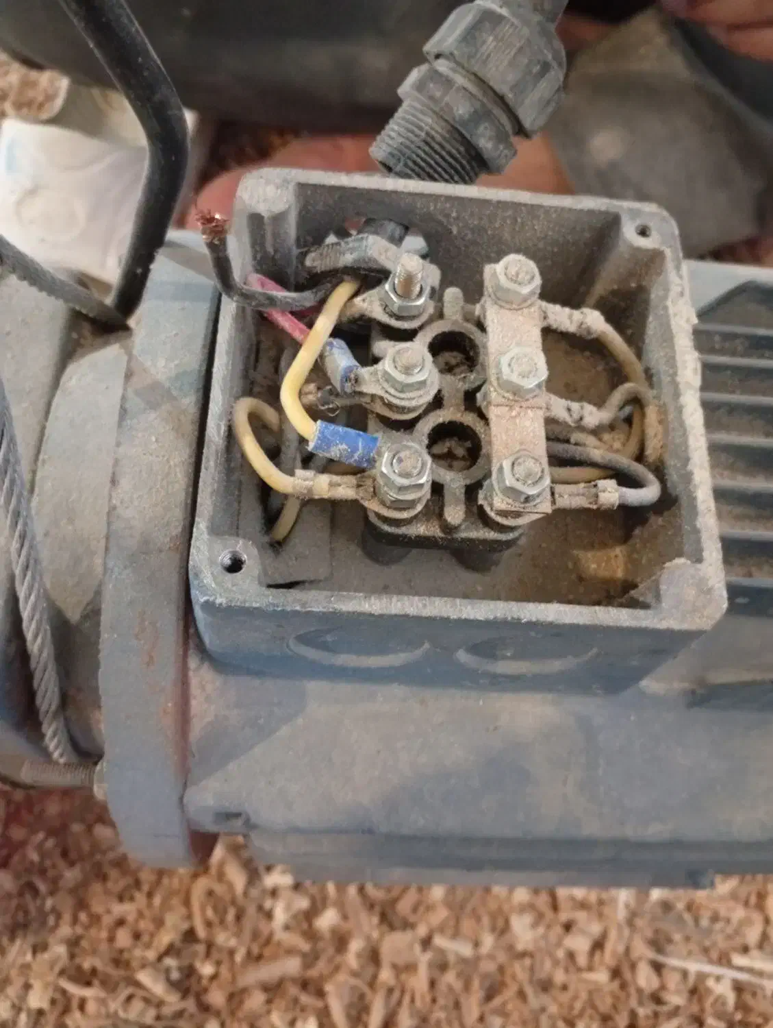 سیم پیچی وتعمیرانواع پمپ های بادوکارواش|خدمات پیشه و مهارت|نیریز, |دیوار