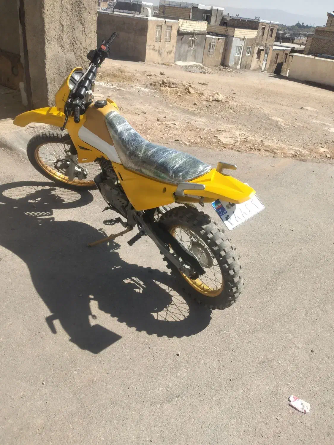 تریل روان|موتورسیکلت|کنگاور, |دیوار