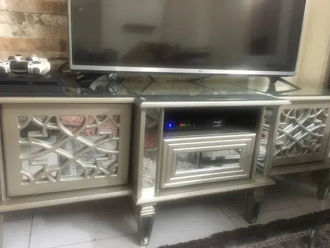 میز تیوی و آینه کنسول|بوفه، ویترین، کنسول|کرج, باغستان|دیوار