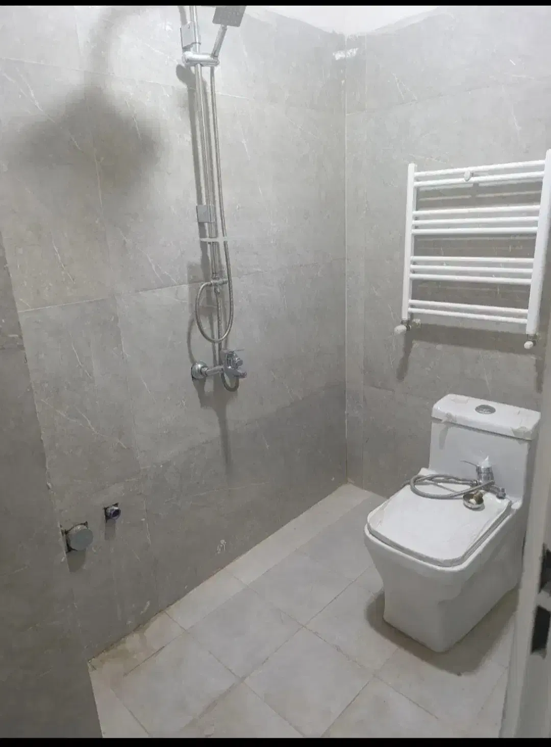 ۱۰۰ متر / ۲ خواب / فول / کلید نخورده