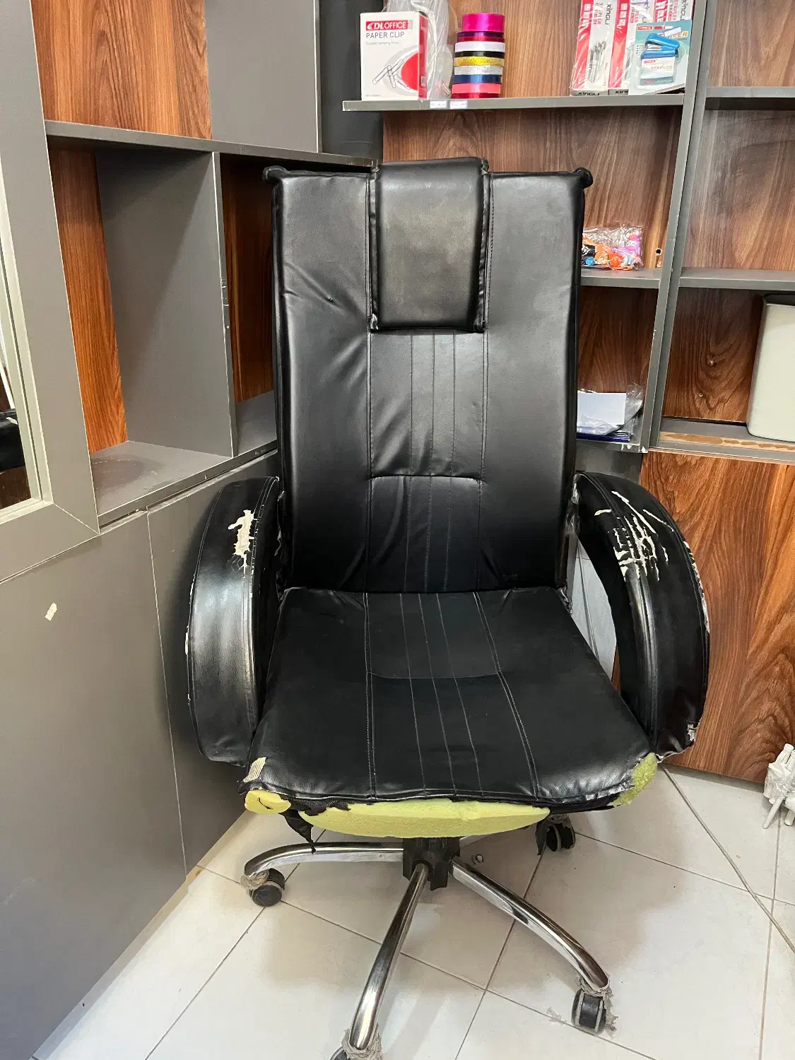 صندلی اداری|مبلمان اداری|بومهن, |دیوار