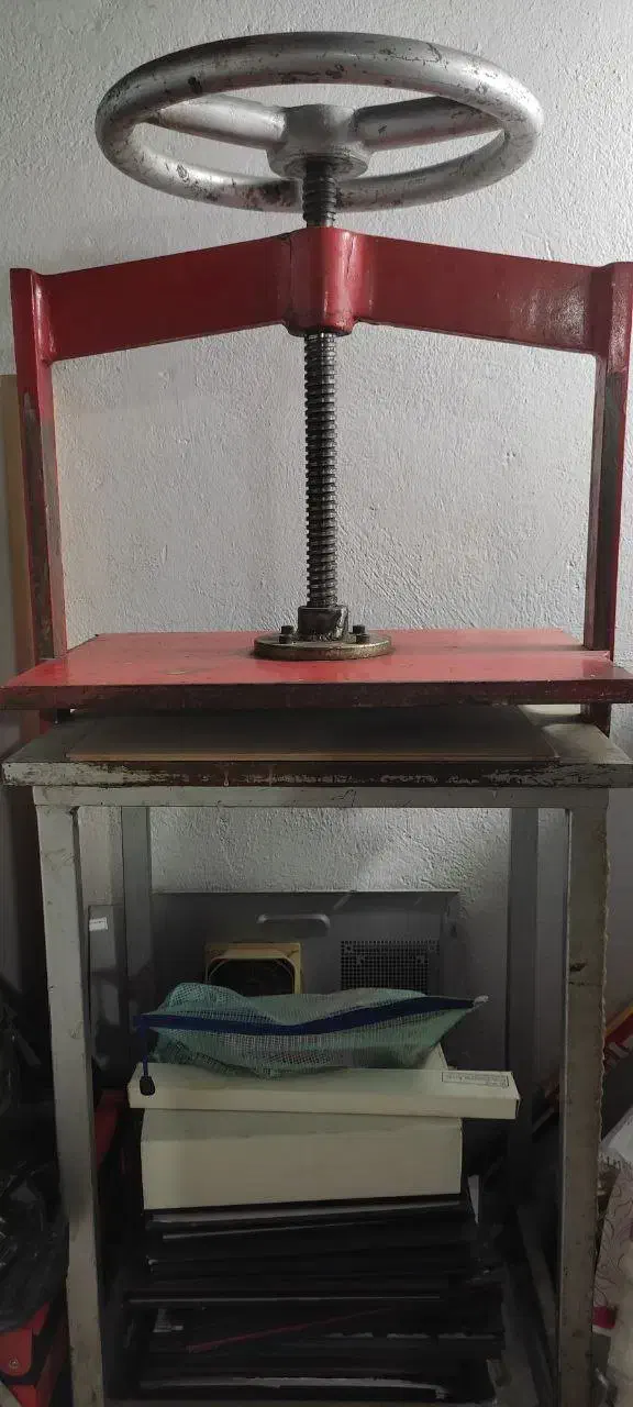 2 دستگاه پرس صحافی|ماشین‌آلات صنعتی|کرج, دانشگاه آزاد|دیوار