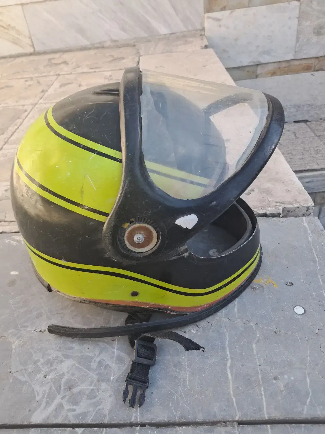 کلاه ایمنی نیشابور|لباس|تربت‌حیدریه, بالا ولایت|دیوار