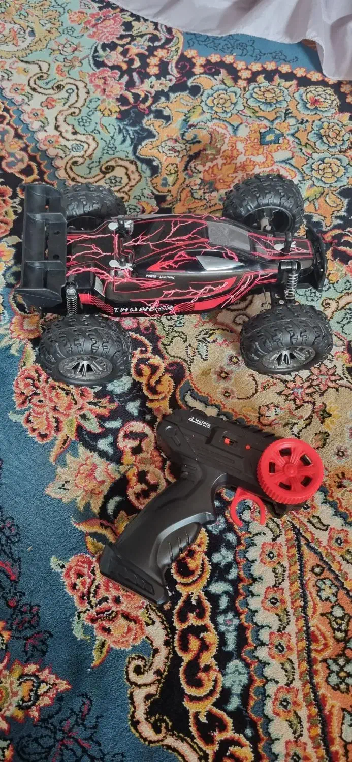 ماشین کنترلی وفوتبال دستی در حد نواستفاده نشده|اسباب‌‌بازی|لنگرود, |دیوار