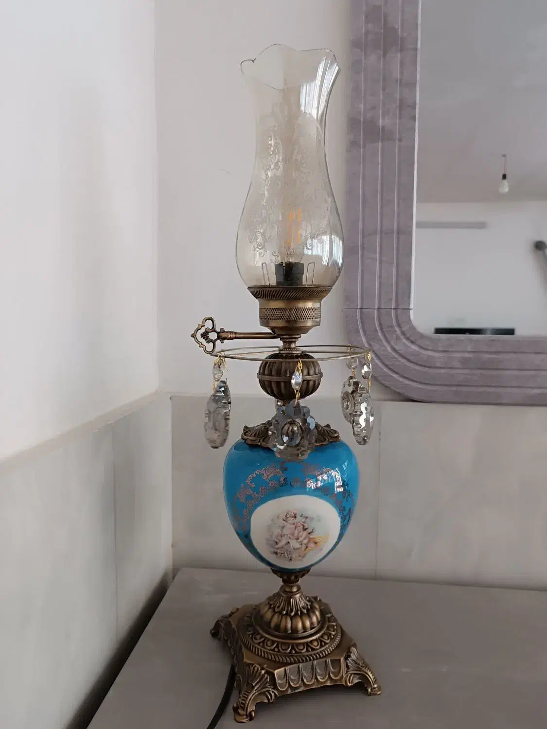 آباژور فانوسی برنزی|چراغ خواب و آباژور|چهارباغ, |دیوار