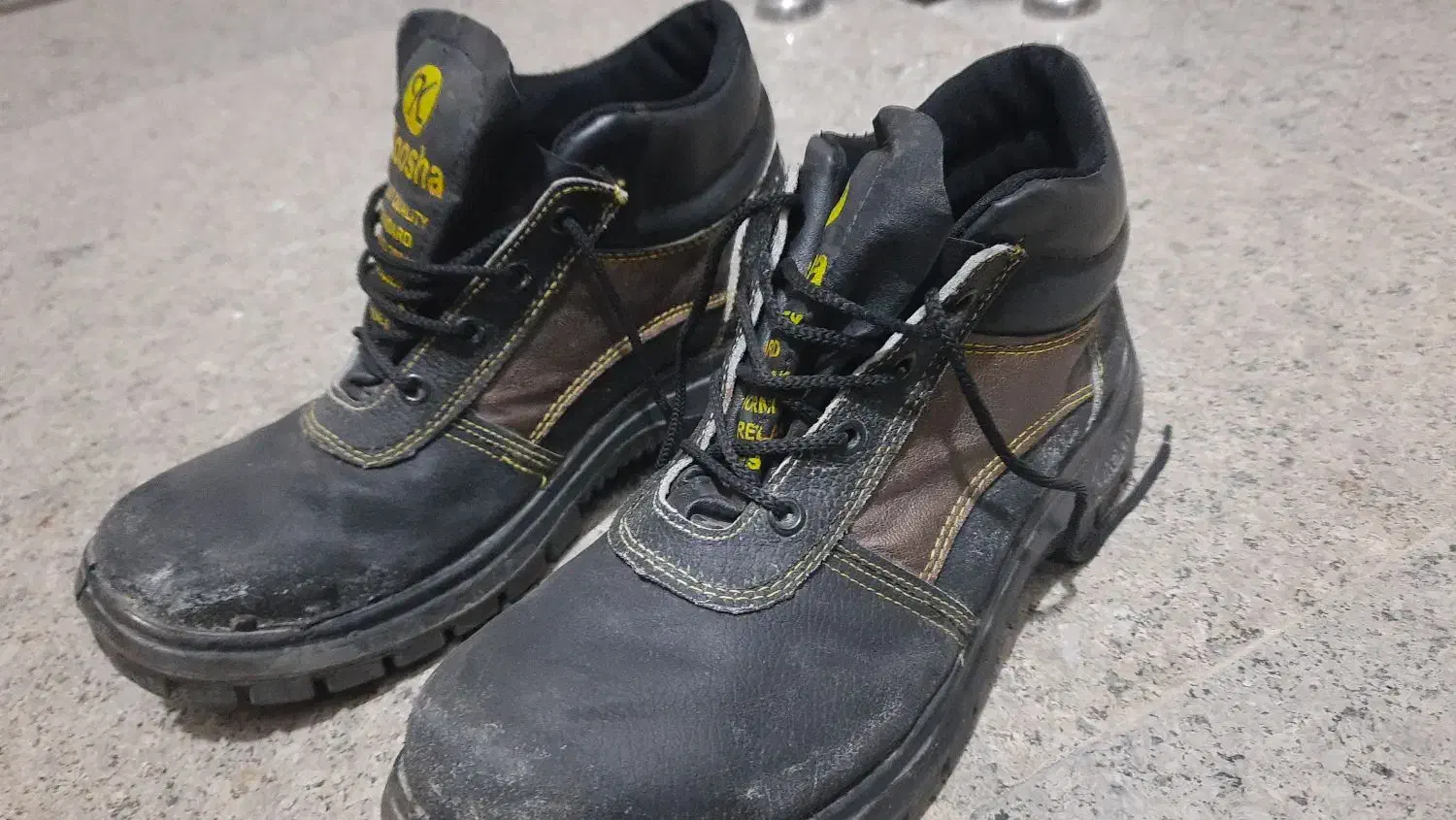 کفش مخصوص کار به شدت سفت و محکم|کیف، کفش، کمربند|شهرکرد, |دیوار