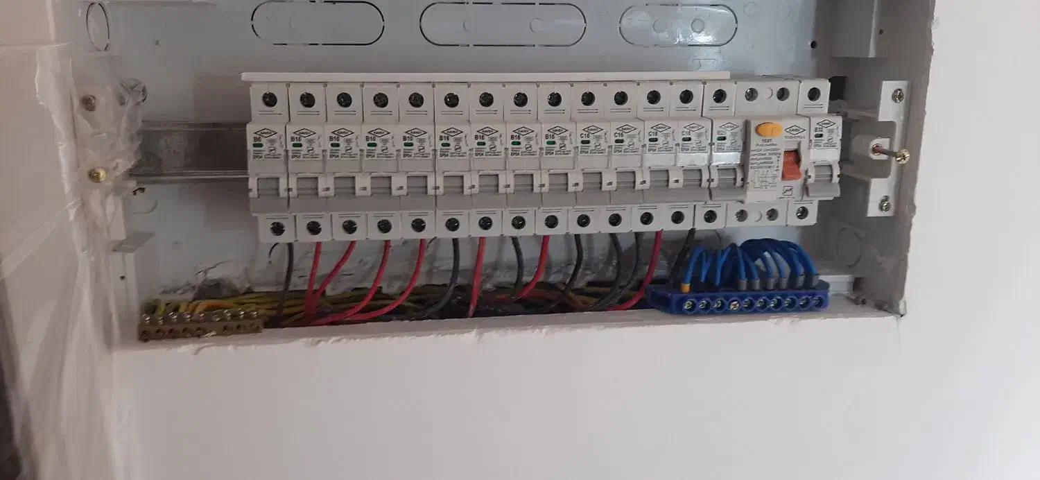 برقکار|خدمات پیشه و مهارت|قم, شهرک امام حسن|دیوار