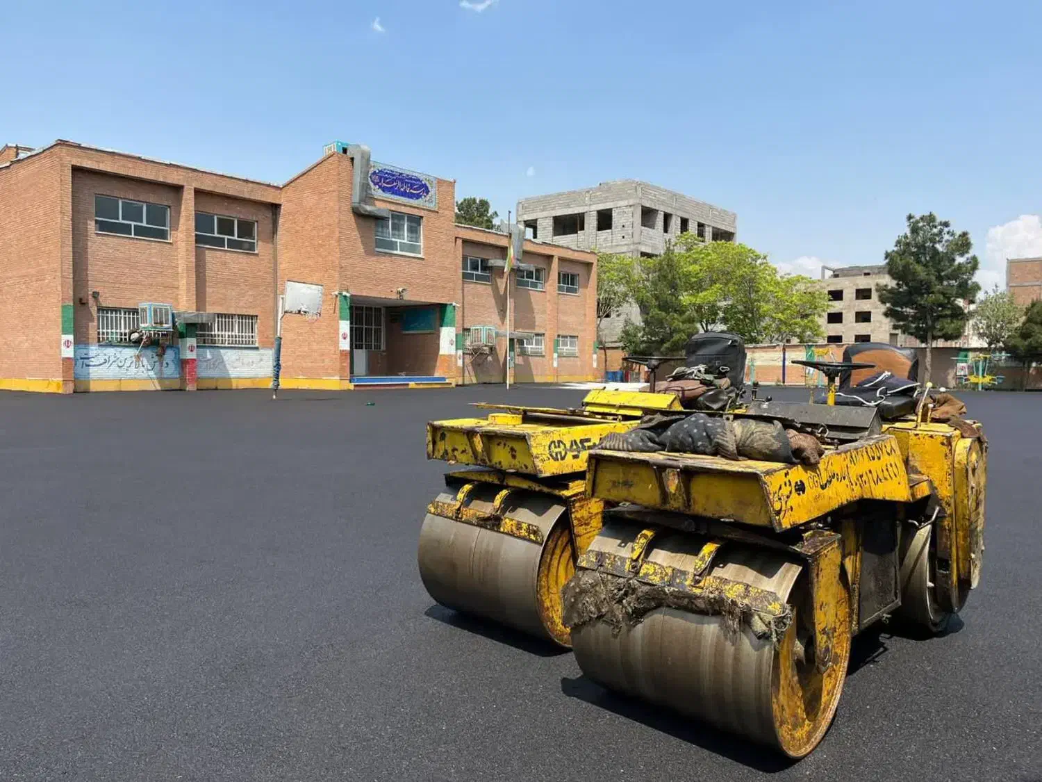 آسفالتکاری کاتربرش آسفالت غلطک قیرایزوگام تراشه|خدمات پیشه و مهارت|شهریار, شهرک شاهد|دیوار