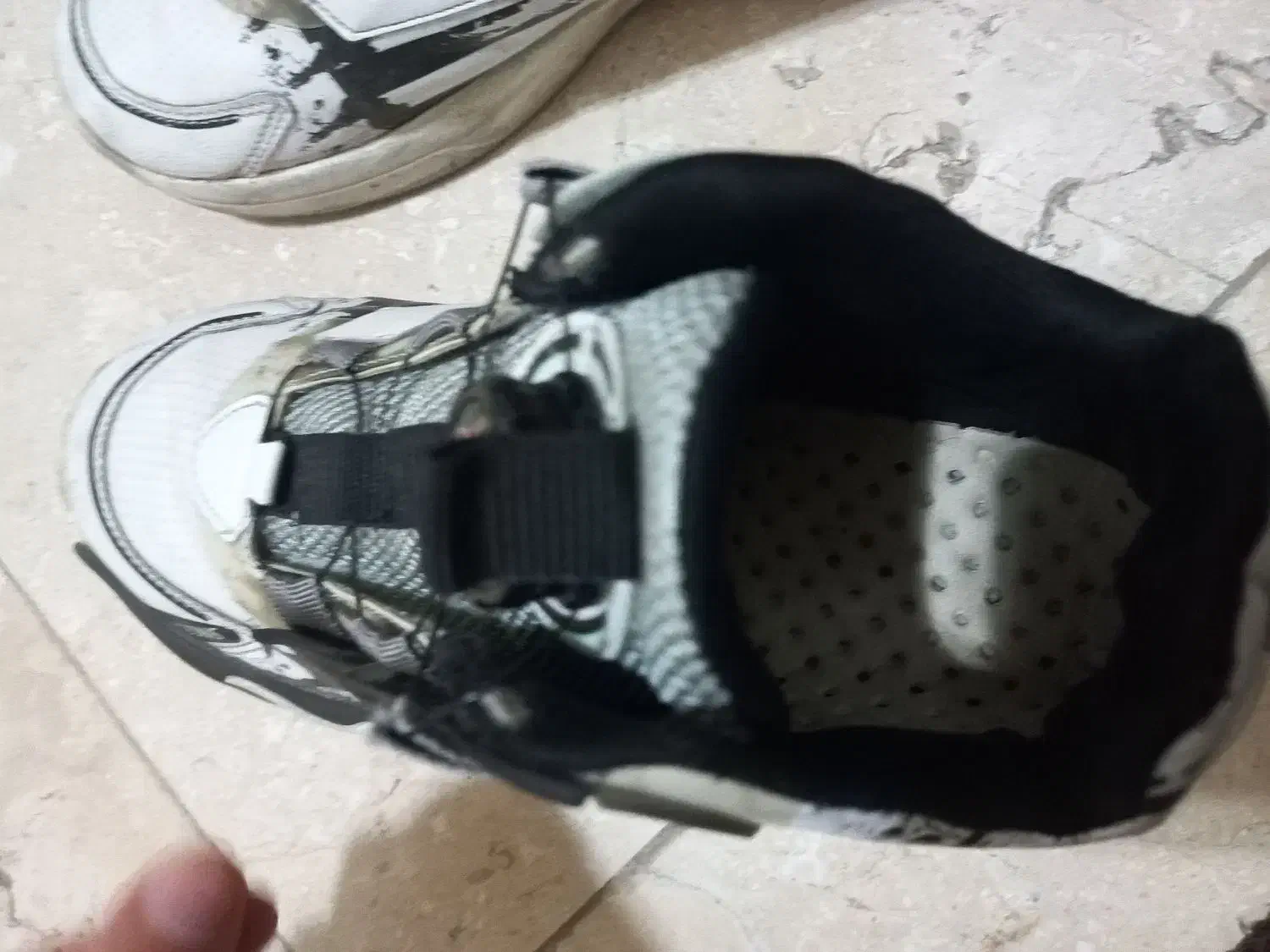 کتونی سایز۳۵ کاملا سالم|کفش و لباس بچه|رشت, جهاد|دیوار