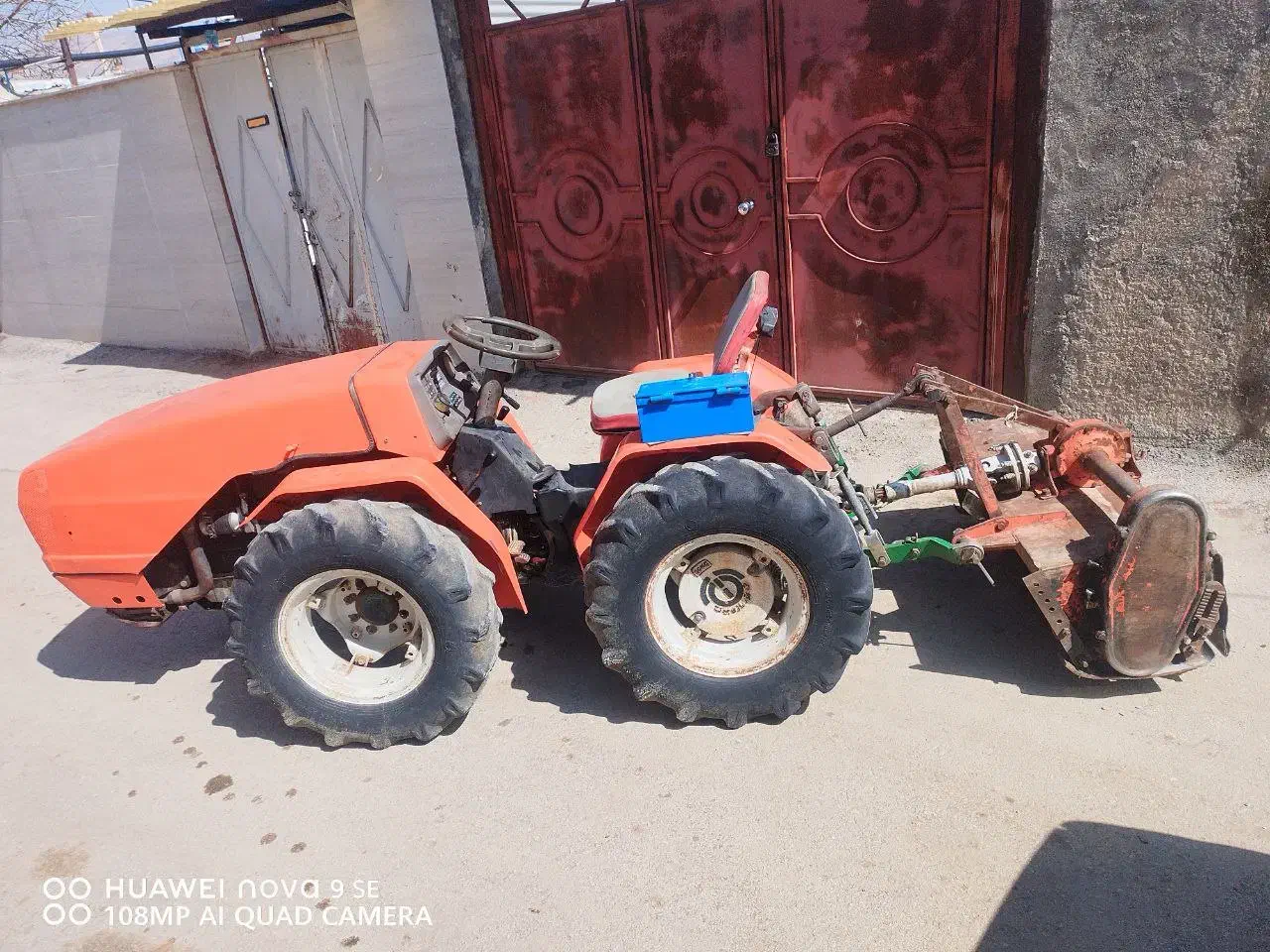 تراکتور۳۴۱|خودرو سنگین|گهواره, |دیوار