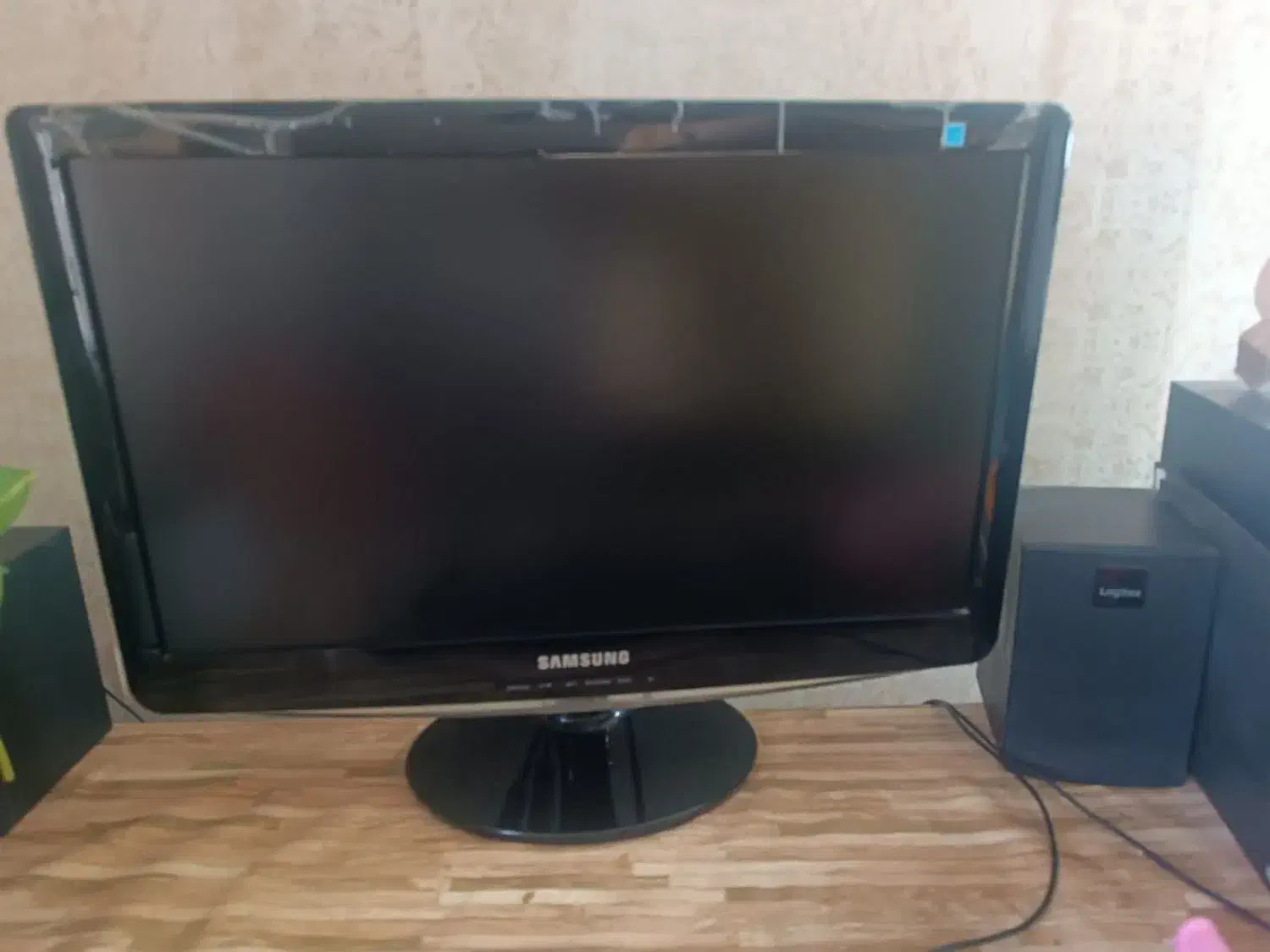 مانیتور ۲۰ اینچ سامسونگ HD|قطعات و لوازم جانبی رایانه|هشتگرد, شهرک ریحانه|دیوار