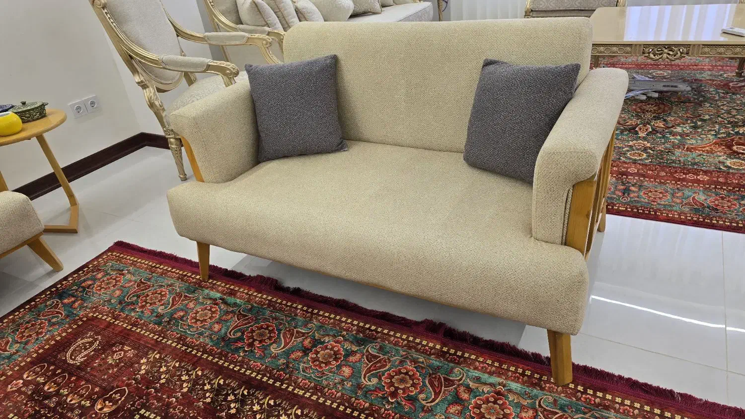 مبلمان راحتی|مبلمان خانگی و میز عسلی|رشت, صفاری|دیوار