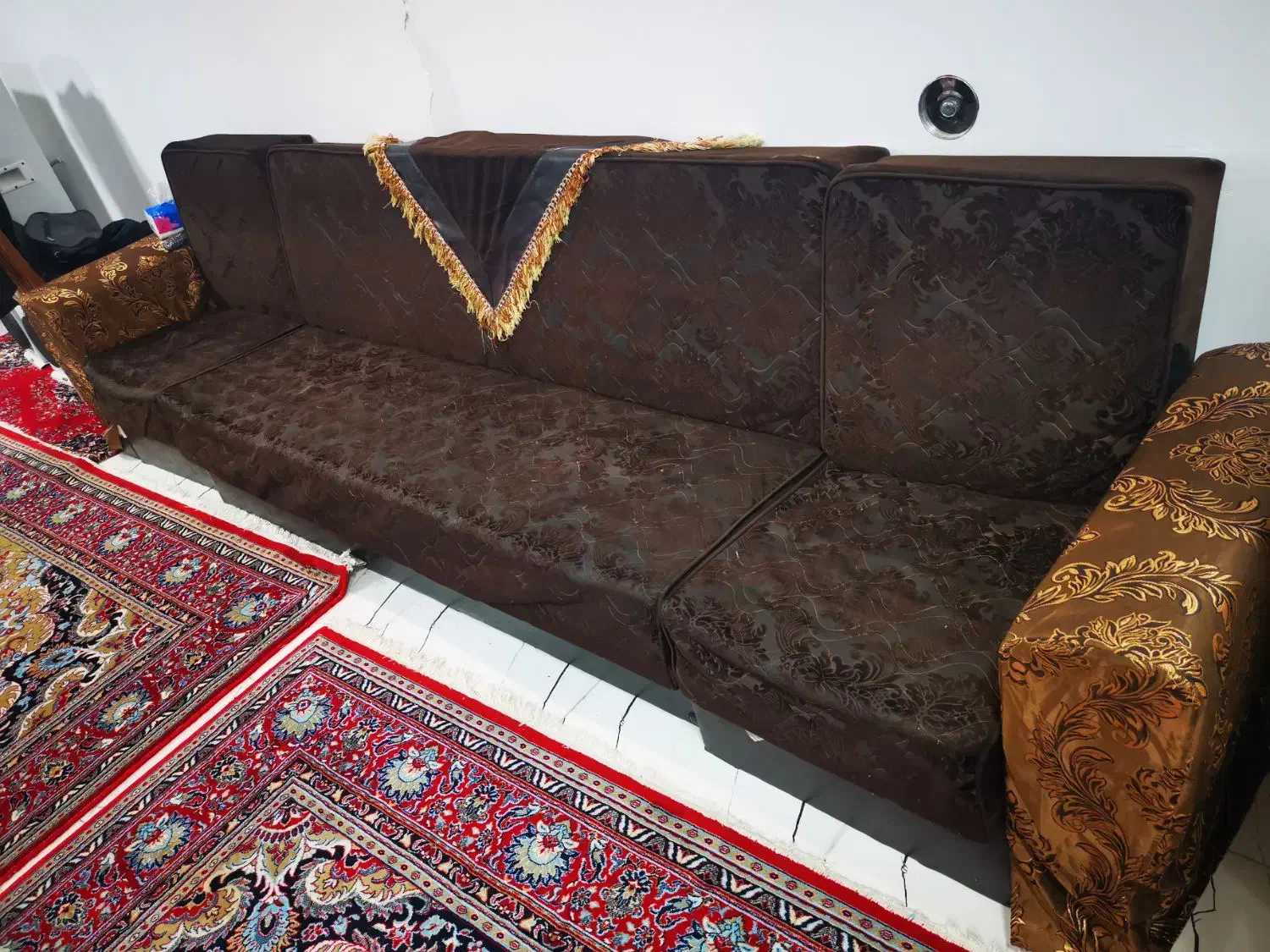 مبل 6 نفره فنری|مبلمان خانگی و میز عسلی|مرودشت, فاز دوم شهرک فرهنگیان|دیوار