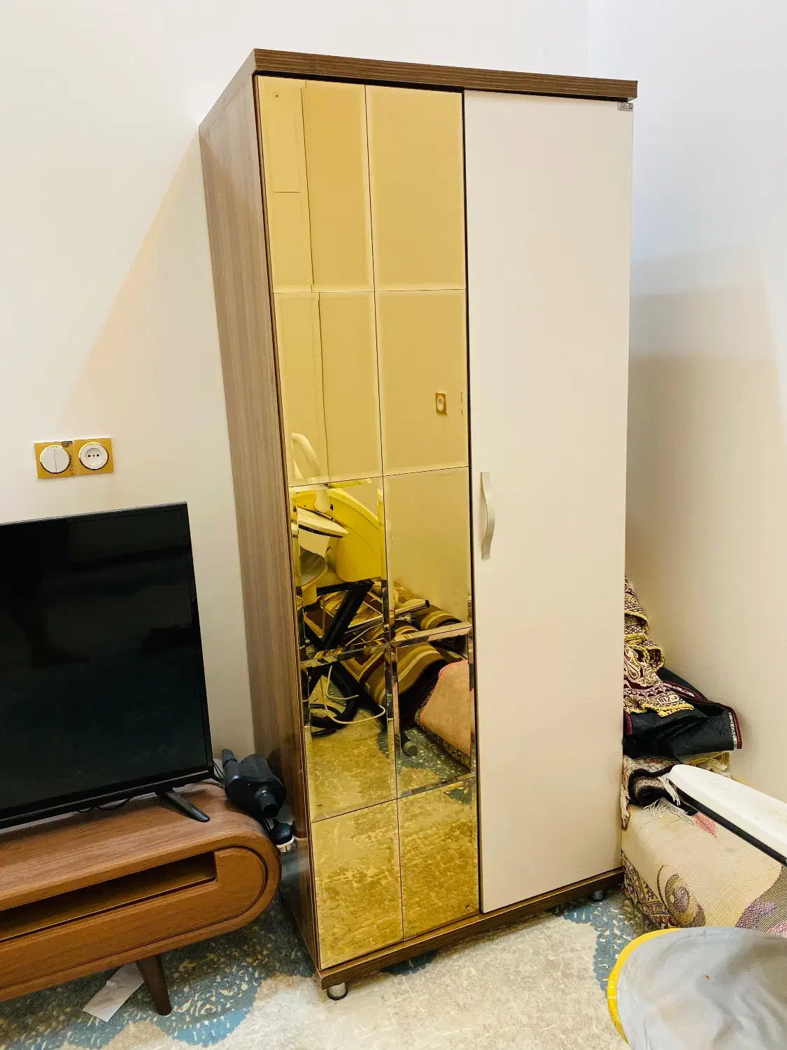 کمد لباسی کاملا سالم درب اینه ای|جاکفشی، کمد، دراور|زرند, |دیوار