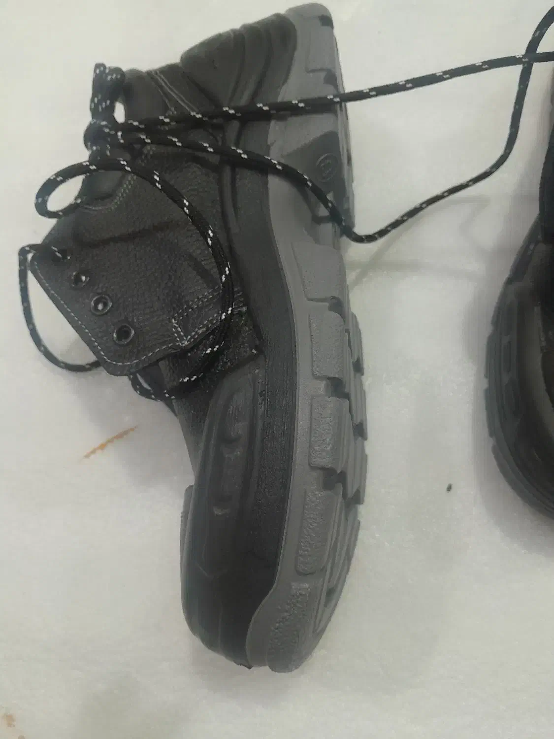 کفش کار کلار|کیف، کفش، کمربند|قم, قلعه کامکار|دیوار