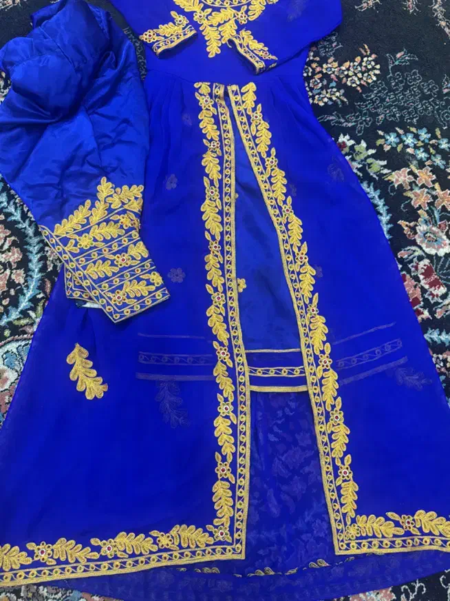 لباس مجلسی|لباس|قشم, |دیوار