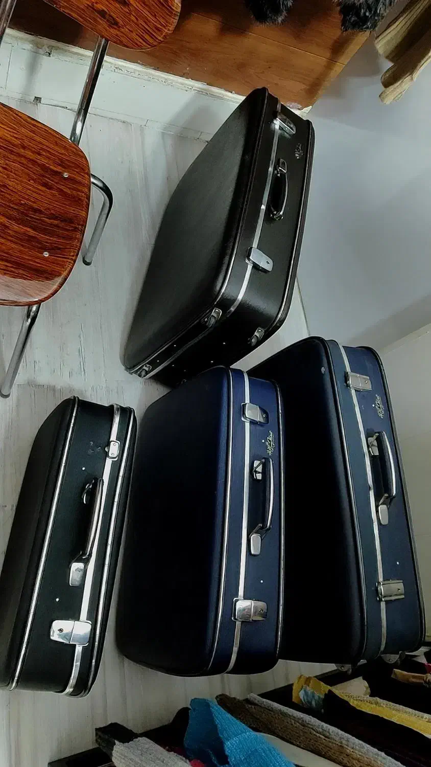 چمدان نوستالژی|کیف، کفش، کمربند|تکاب, |دیوار