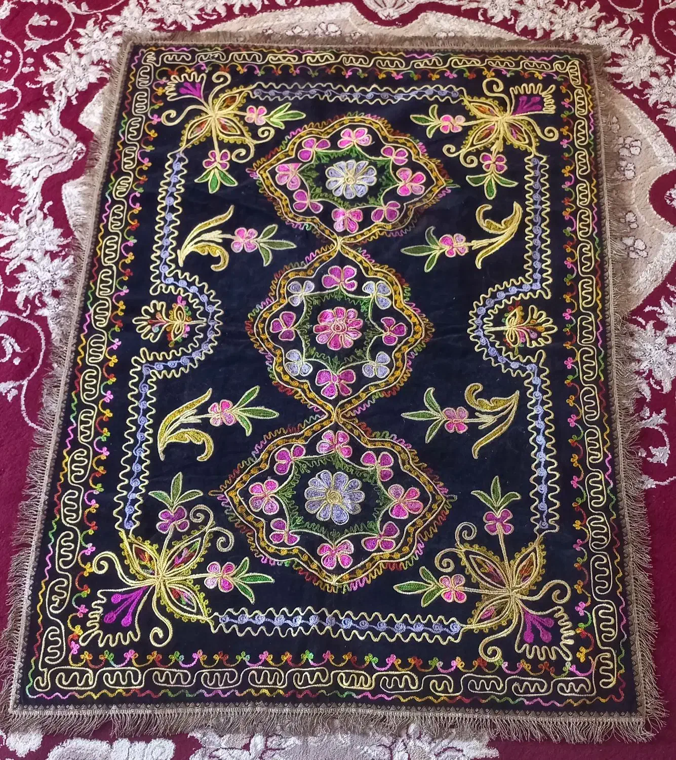 درود رشتی دوزی قدیمی سلامت بکر قدمت دار|کلکسیون اشیاء عتیقه|رشت, پل تالشان|دیوار