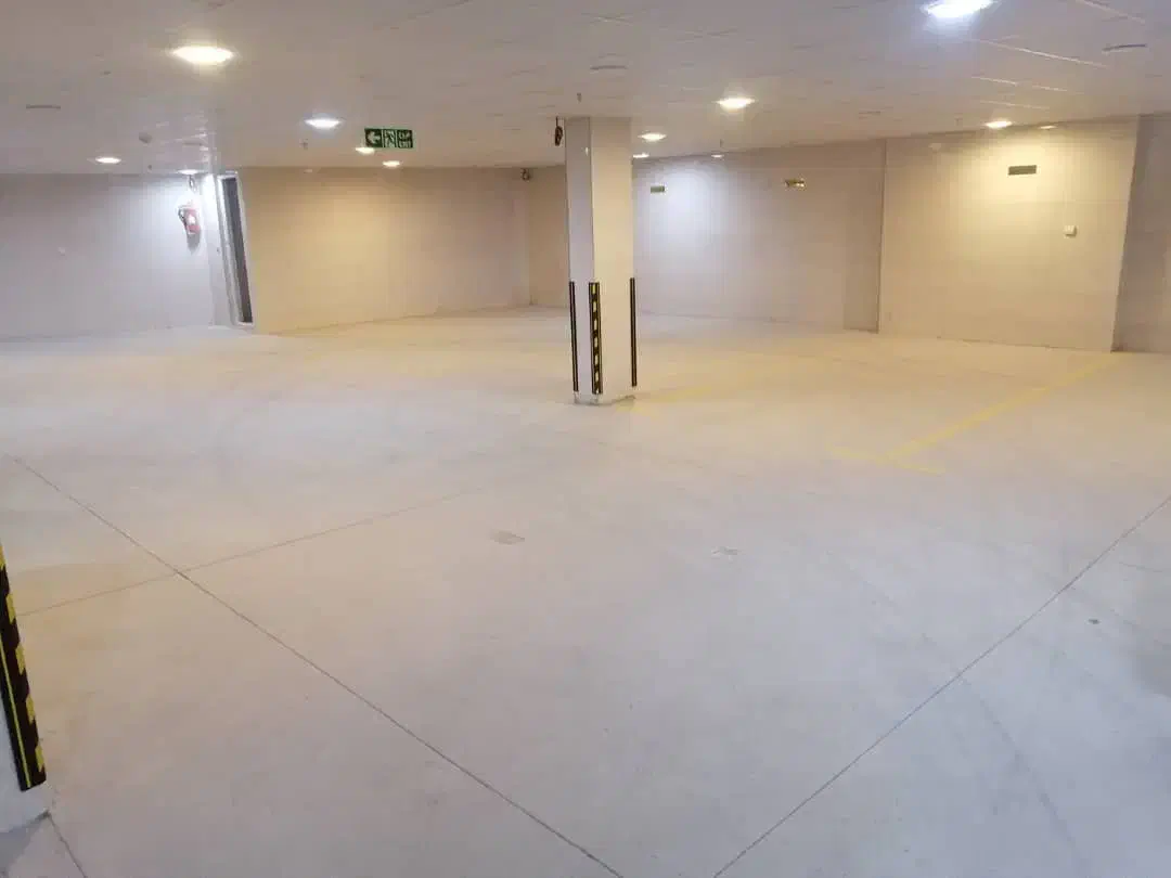 اجرای بتن ریزی وکف سازی با ماله پروانه ای|خدمات پیشه و مهارت|صدرا-فارس, فاز ۱|دیوار