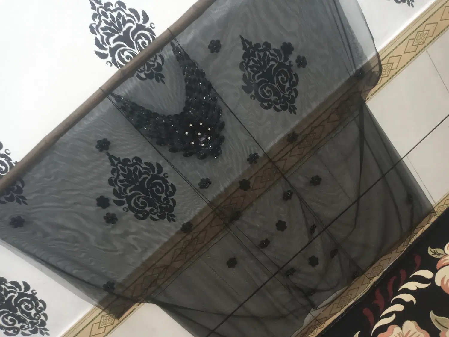ثوب|لباس|کارون, |دیوار