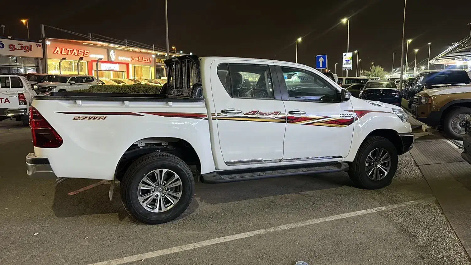 هایلوکس فول سعودی 2025 و واردات خودروهای گذر موقت|خودرو سواری و وانت|لنگرود, |دیوار