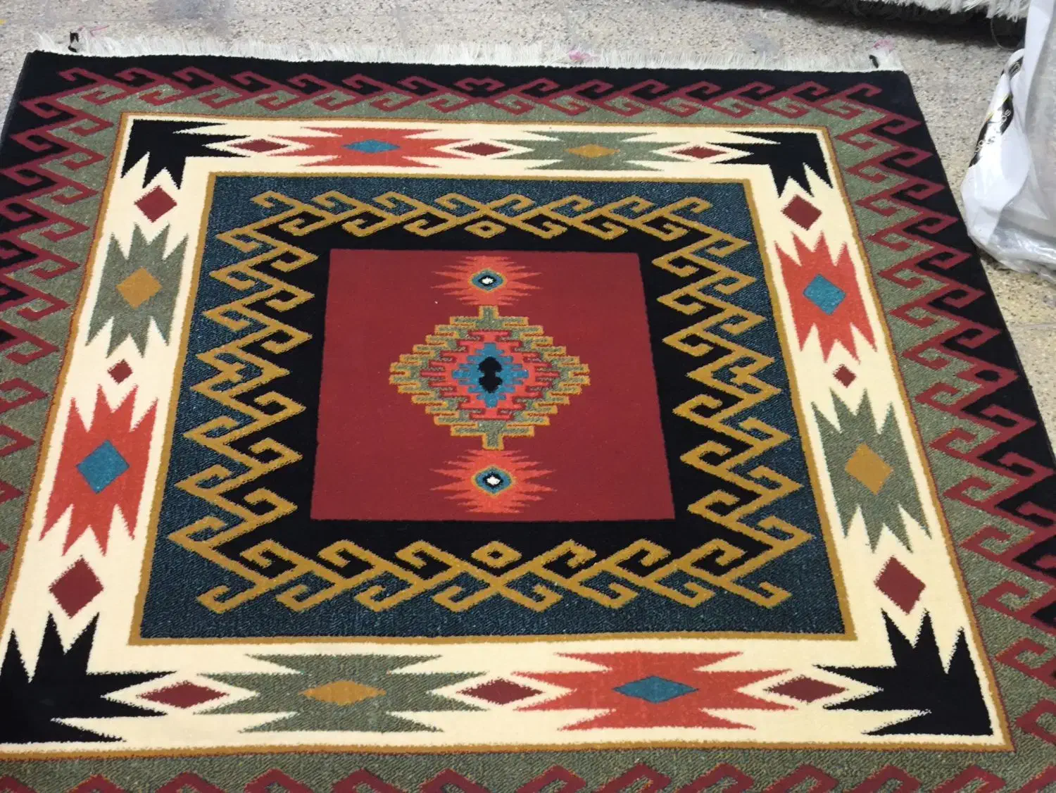 فرش عشایری مربع|فرش|تهران, امام حسین|دیوار