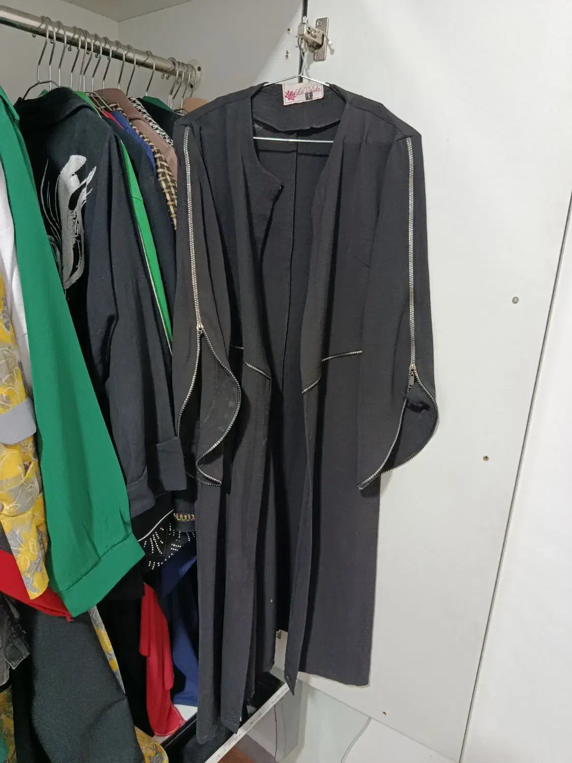 لباس درحدنو|لباس|قائن, |دیوار