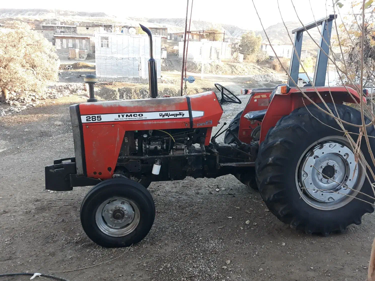 تراکتور۲۸۵مدل۸۳درجه یک به شرط|خودرو سنگین|کوهدشت, |دیوار