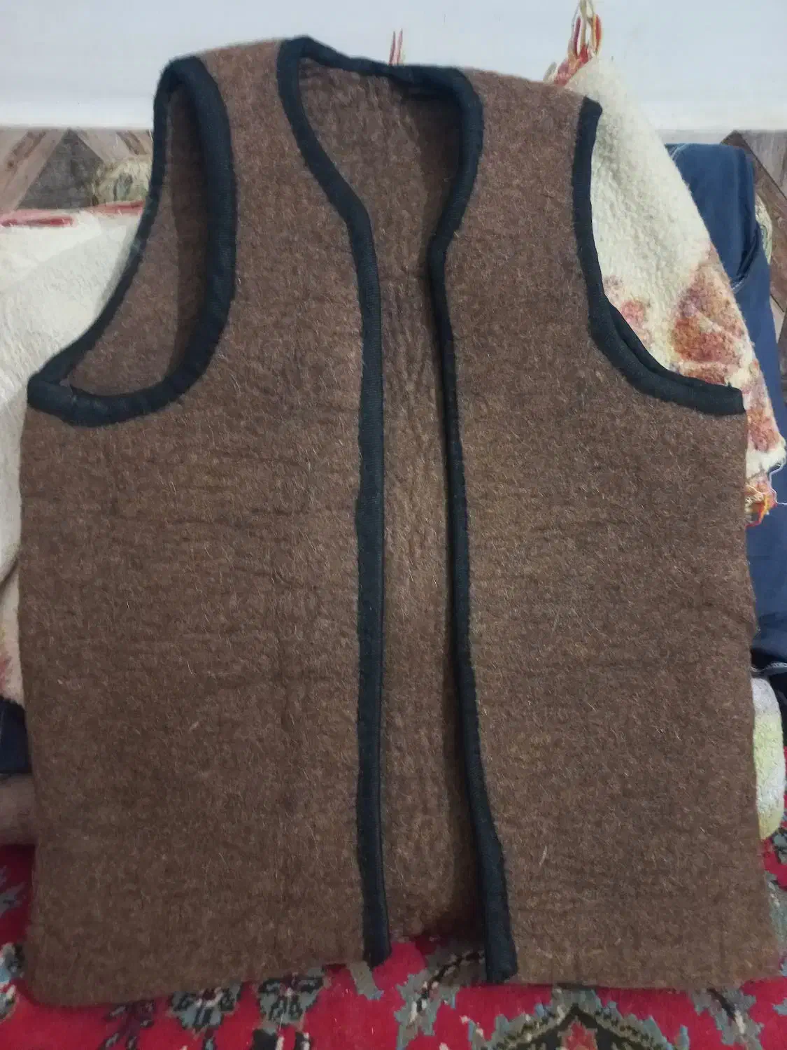 جلیقه نمدی|کیف، کفش، کمربند|اردکان, |دیوار