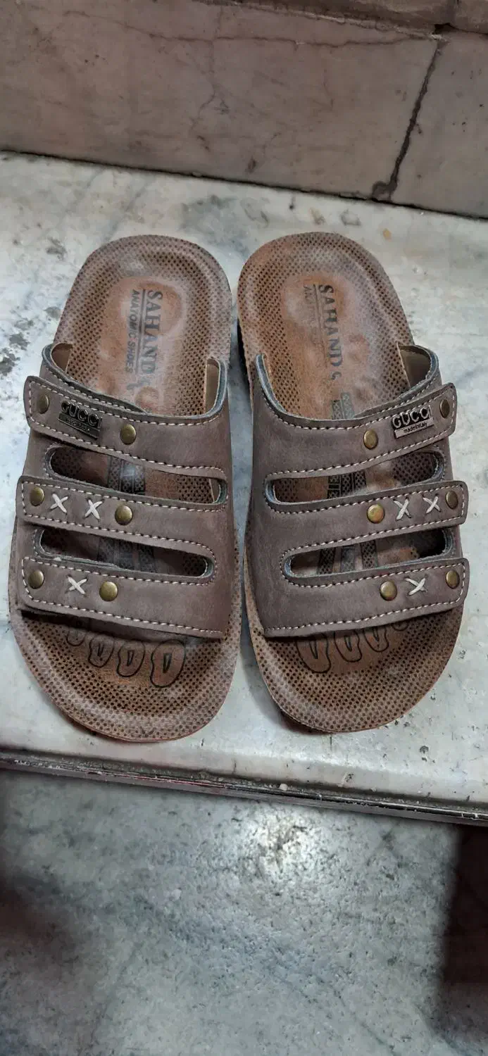 کفش صندل|کیف، کفش، کمربند|کرج, ساسانی (قلمستان)|دیوار