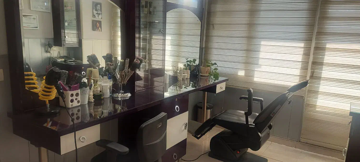 دکوراسیون آرایشگاه زنانه|آرایشگاه و سالن‌های زیبایی|قزوین, |دیوار