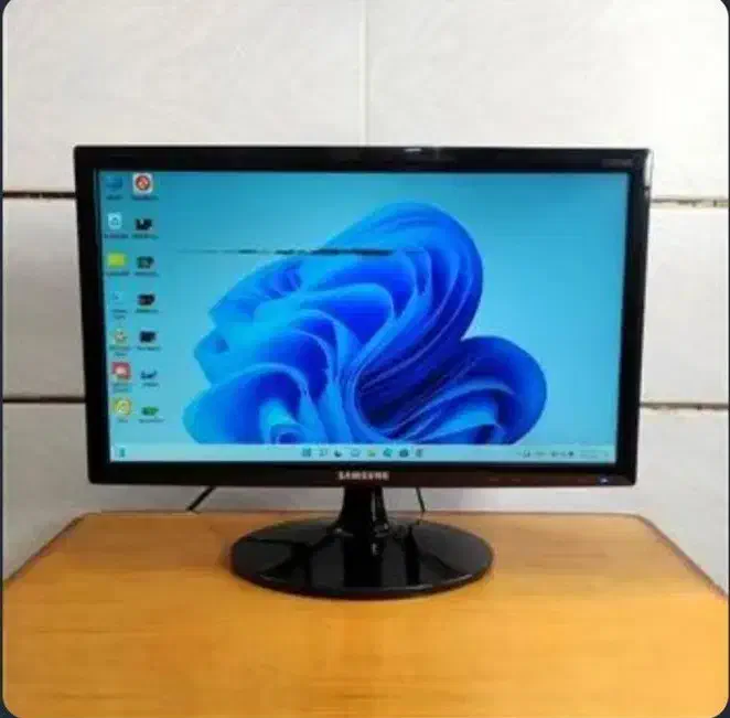 مانیتور ۱۹ اینچ سامسونگ|قطعات و لوازم جانبی رایانه|بهبهان, |دیوار