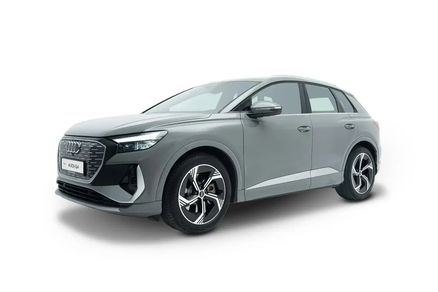 حواله  خودرو آئودی q 4 etron 2025 (شخصی)|خودرو سواری و وانت|تهران, هروی|دیوار