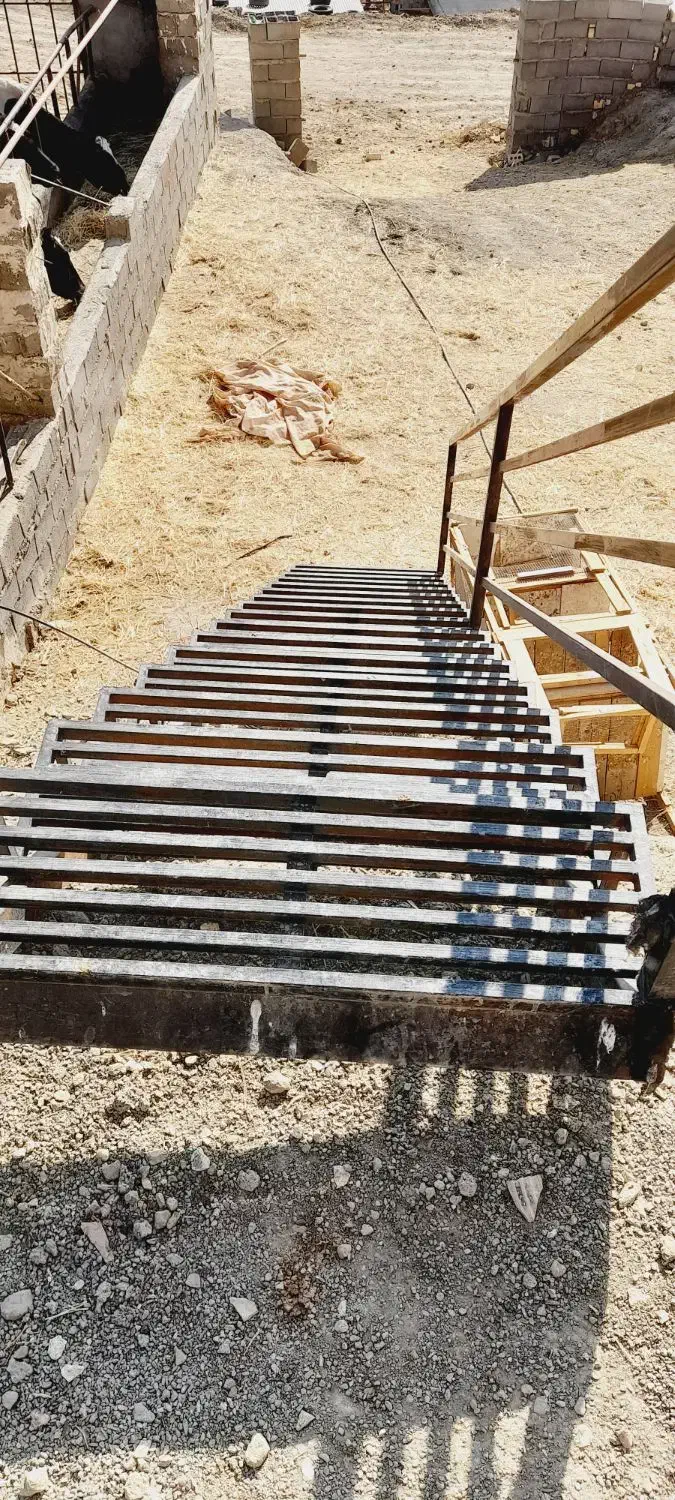 پله نرده ای|عمدهفروشی|گلبهار, شهر جدید گلبهار|دیوار