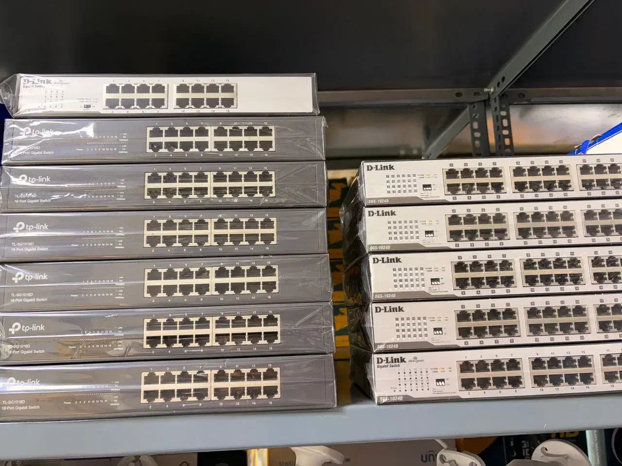 فروش سوییچ شبکه مناسب شرکت و دوربین مداربسته|مودم و تجهیزات شبکه|تهران, جنت‌آباد شمالی|دیوار