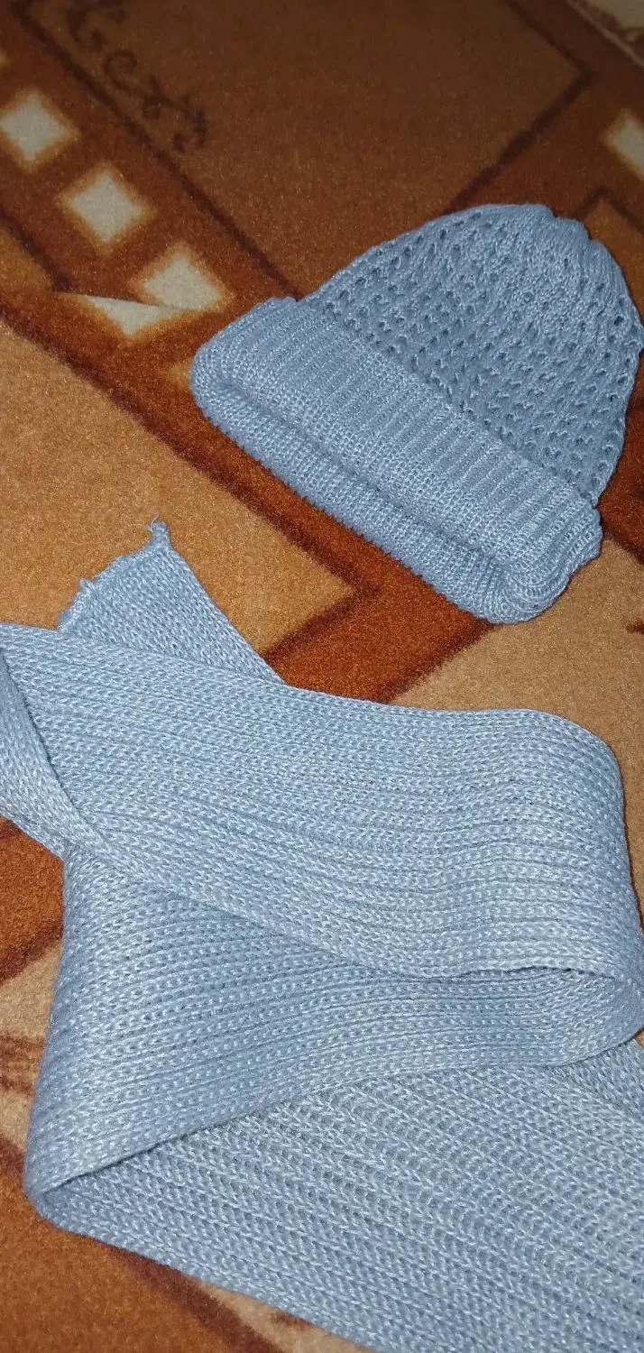 کلاه و شال گردن|لباس|رشت, پیرکلاچای|دیوار