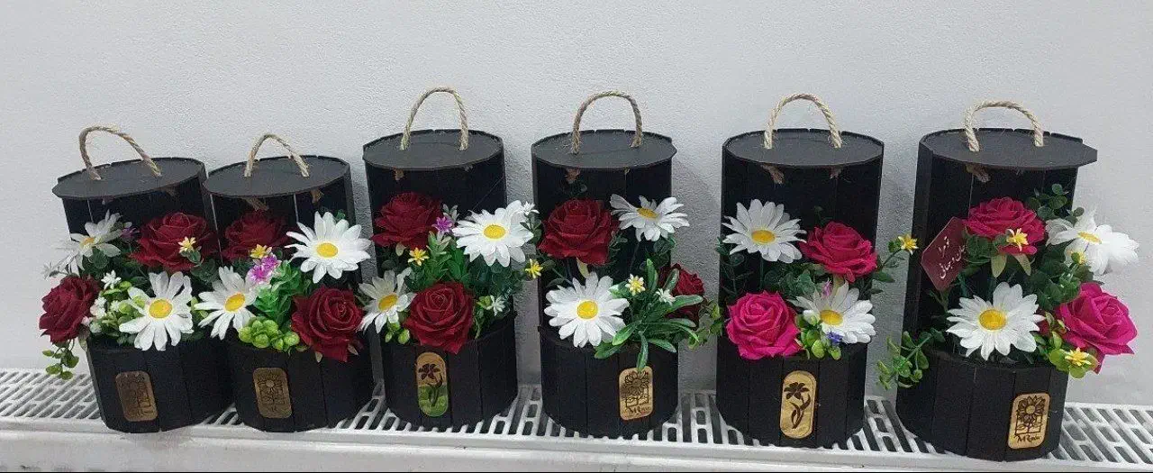 باکس گل هدیه ی روز مادران گرانقدر و همسران گرامی|گل مصنوعی|محمدیه-قزوین, |دیوار
