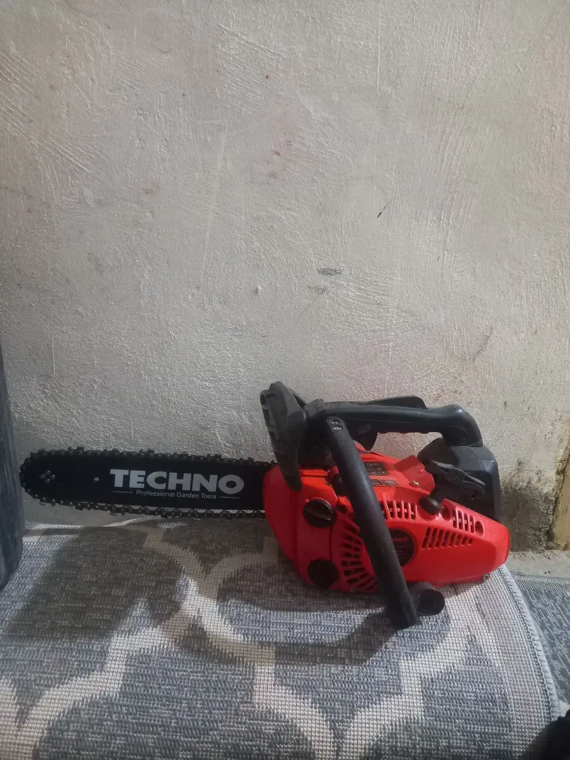 اَره ی بنزینی خیلی کم کار و هلتی و سنگ بوش|ابزارآلات|خورموج, |دیوار