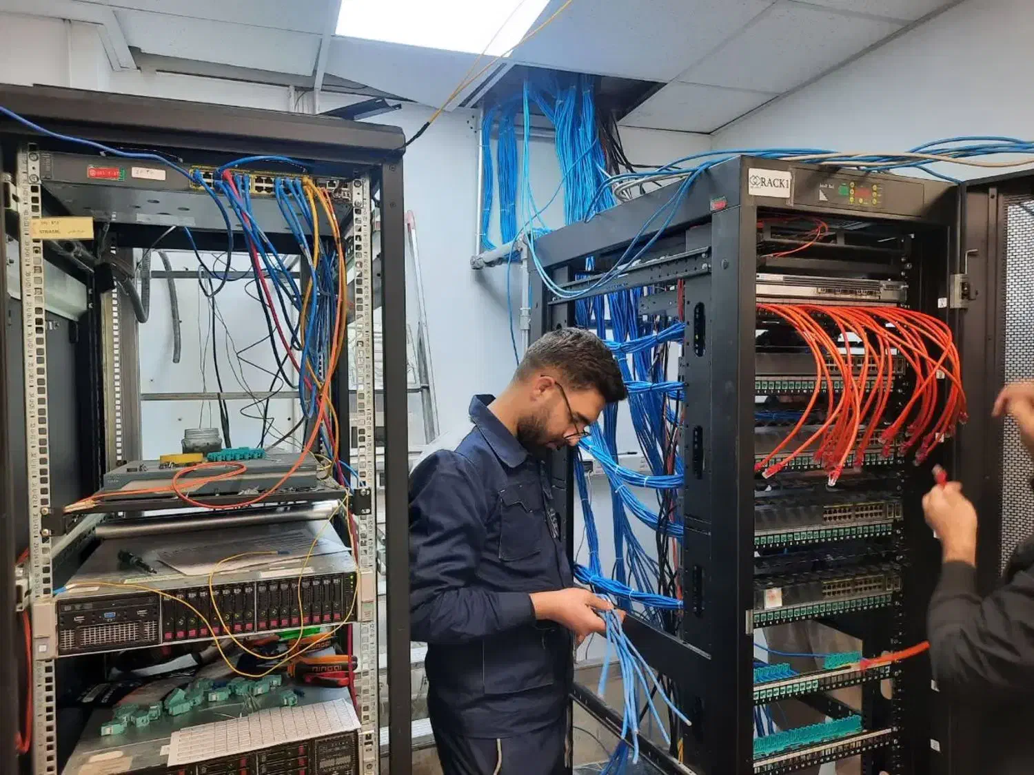 نصب دوربین مداربسته و دزدگیر|خدمات پیشه و مهارت|اراک, |دیوار