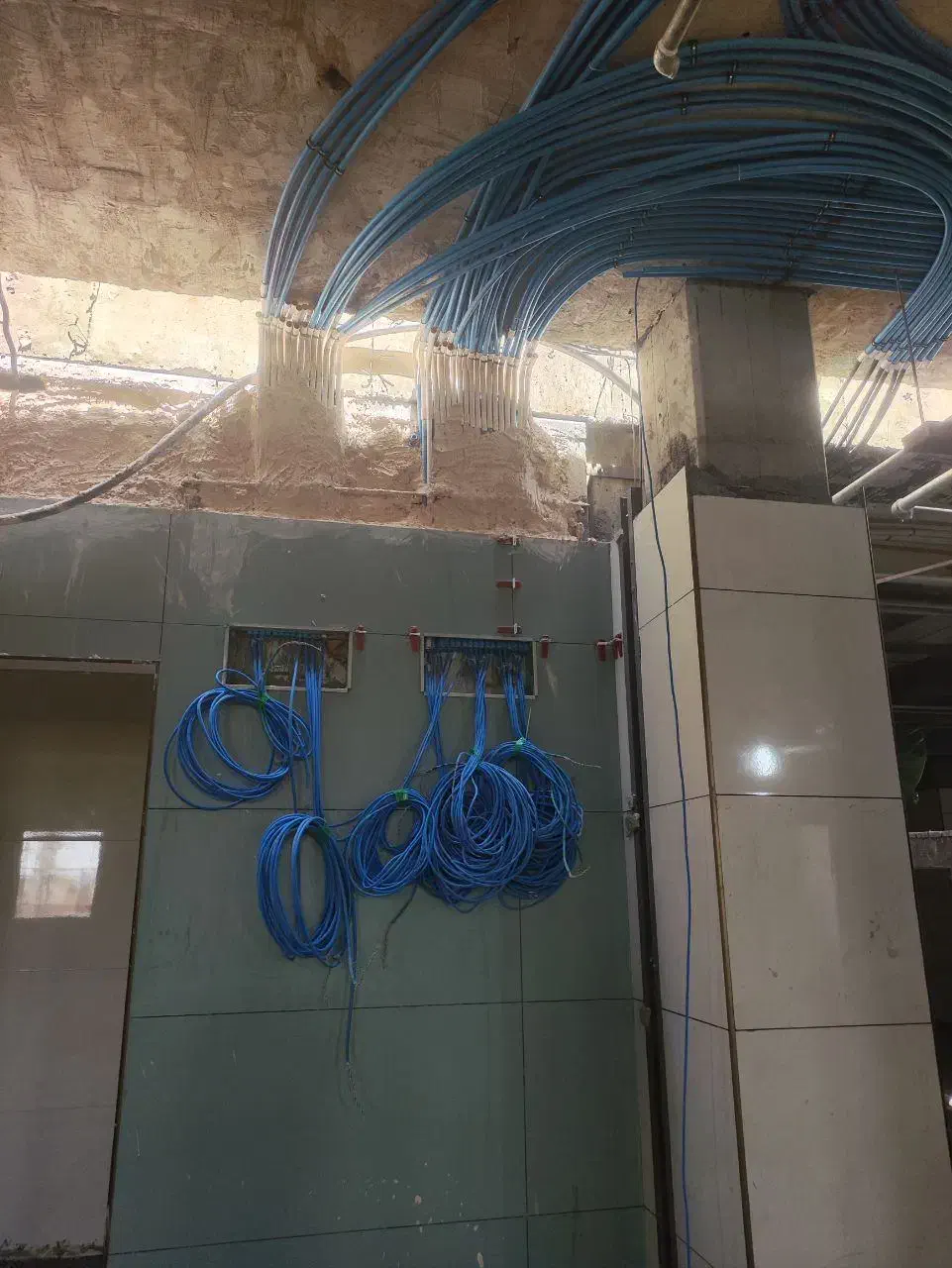 استخدام نیرو مبتدی و فنی برق ساختمان|استخدام صنعتی، فنی، مهندسی|نجف‌آباد, گلدشت|دیوار