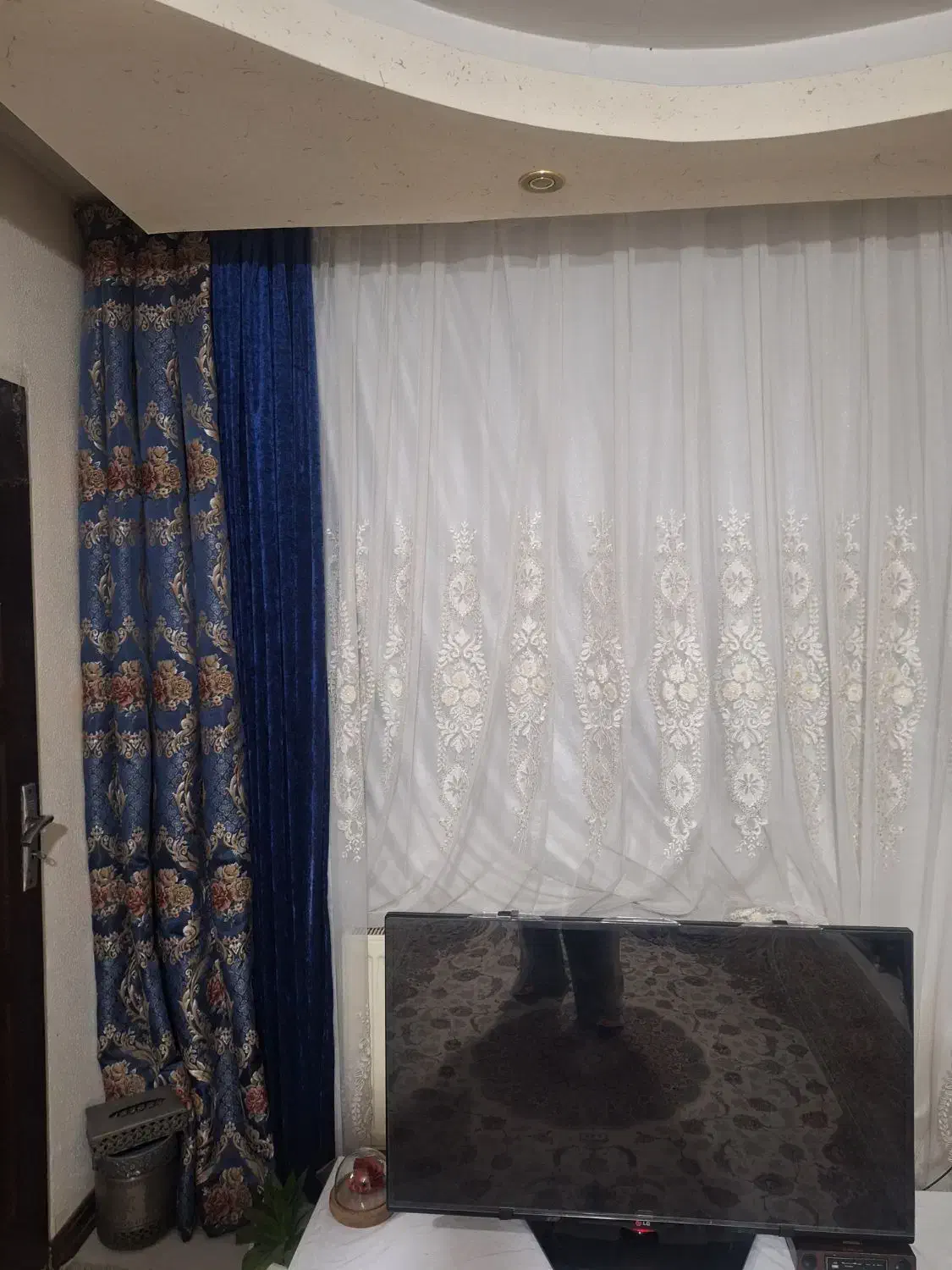 پرده|پرده، رانر، رومیزی|شاهینشهر, مخابرات (شهید بهشتی)|دیوار