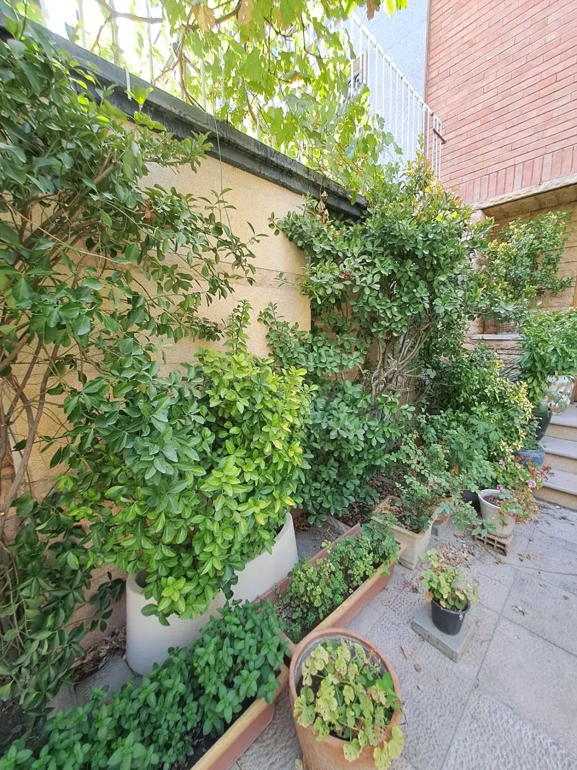 واحد مسکونی ۱۶۰ متر ۳ خوابه فول امکانات