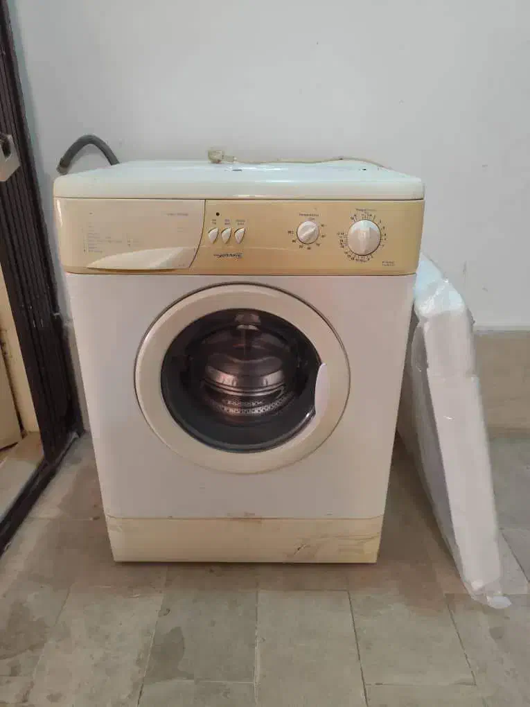 لباسشویی بوش اتومات اصل آلمان|ماشین لباسشویی و خشک‌کن لباس|هشتگرد, فاز ۱ مهستان|دیوار