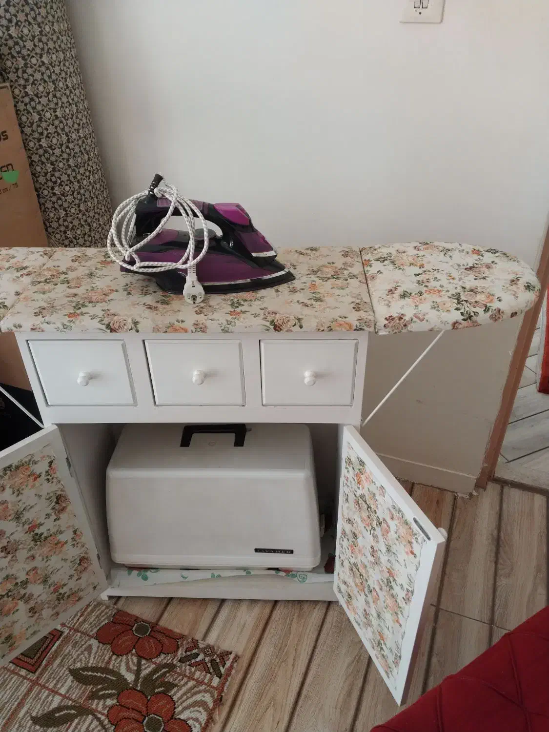 چرخ خیاطی با میز ۶۰۰۰۰۰۰|چرخ خیاطی و ریسندگی|محلات, |دیوار