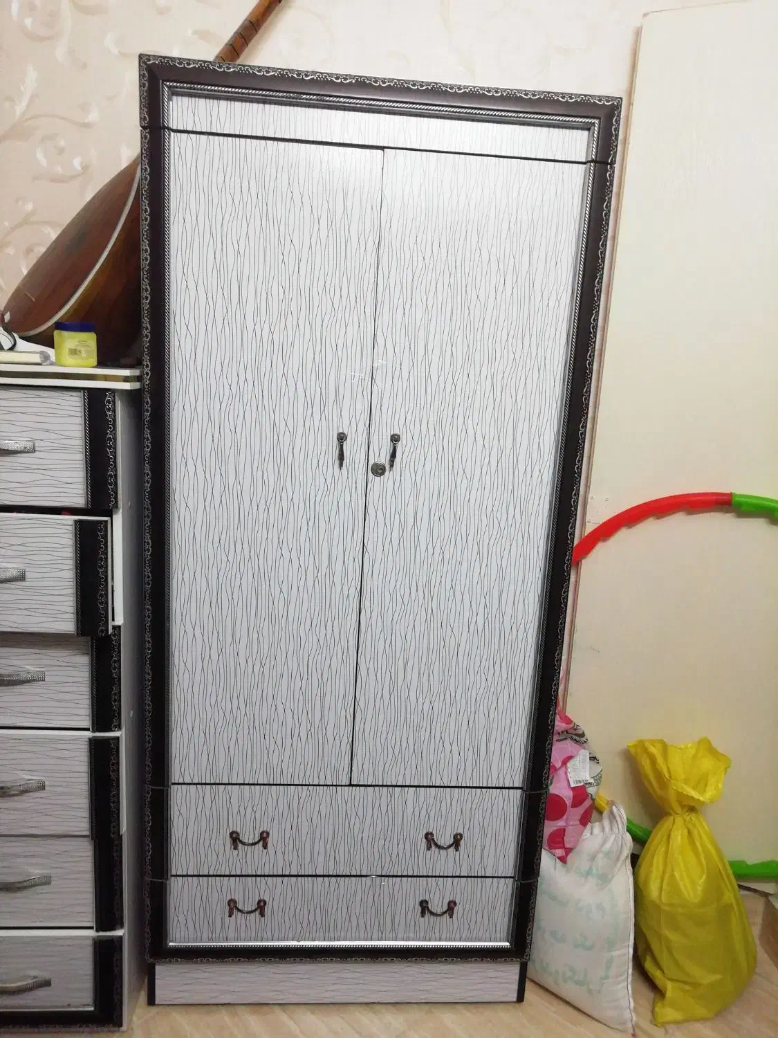 کمد سالم|جاکفشی، کمد، دراور|قم, زنبیل آباد|دیوار